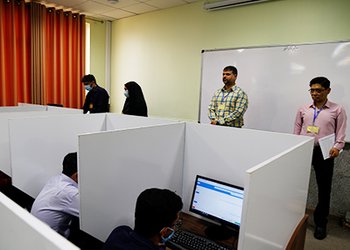 هم‌زمان با سایر دانشگاه‌های علوم پزشکی کشور؛
آزمون جامع توجیهی بدو خدمت در دانشگاه علوم پزشکی بوشهر برگزار شد/ گزارش تصویری
