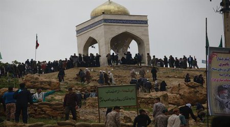 گزارش تصویری صعود کارکنان و بسیجیان دانشگاه به ارتفاعات بازی دراز در زیر بارش باران بهاری