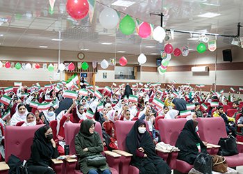 آیین جشن انقلاب و دوستی با مسجد با حضور دانش آموزان و فرزندان کارکنان دانشگاه علوم پزشکی بوشهر برگزار شد/ گزارش تصویری