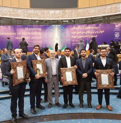 دانشجویان دانشگاه فردوسی مشهد در جمع دانشجویان نمونه کشور