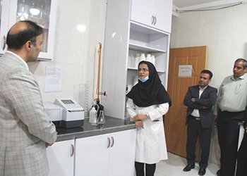 پایش استاندارهای شیمی آب در شهرستان دشتستان با راه‌اندازی آزمایشگاه شیمی آب امکان‌پذیر شد