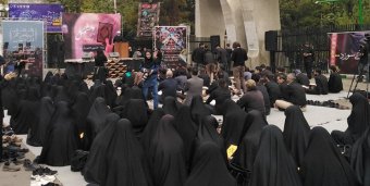 گزارش تجمع دانشجویان مقابل دانشگاه تهران در محکومیت اهانت به قرآن کریم + بیانیه تجمع‌کنندگان