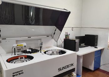 نصب و راه‌اندازی دستگاه جدید "اتوآنالایزر بیوشیمی " در آزمایشگاه دیّر