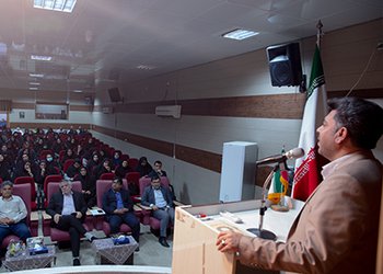 رئیس دانشگاه علوم پزشکی بوشهر:
رکن اصلی پیشرفت و موفقیت هر سازمان نیروی انسانی آن است/ باید مردم که ولی‌نعمتان ما هستند به نحو مطلوبی تکریم شوند / گزارش تصویری