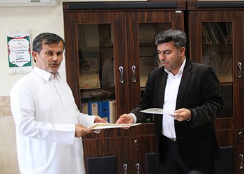 در سفر یک‌روزه رئیس دانشگاه علوم پزشکی بوشهر به شهرستان عسلویه اتفاق افتاد؛
تفاهم‌نامه بازسازی خانه بهداشت روستای بستانو توسط خیرین سلامت امضا شد