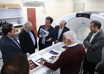 رئیس کارگروه جنوب فرهنگستان علوم پزشکی در سفر به استان بوشهر:
مرکز تحقیقات پزشکی هسته‌ای و تصویربرداری مولکولی بوشهر در مرزهای دانش حرکت می‌کند/ زمینه اثرگذاری فعالیت علمی در دانشگاه علوم پزشکی بوشهر فراهم است/ گزارش تصویری
