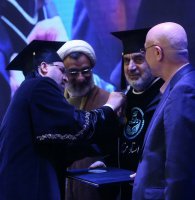 نصب نشان ویژه استاد ممتازی بر سینه هشت استاد ممتاز دانشگاه تهران