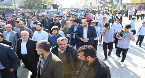 شرکت پرشور کارکنان شبکه بهداشت و درمان بندرگز در مراسم راهپیمایی ۱۳ آبان در بندرگز