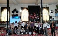 اهدای کلاه ایمنی به موتورسواران در برنامه آموزشی سوانح و حوادث جاده‌ای دامغان