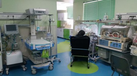 افزایش و ارتقاء تجهیزات پزشکی بخش مراقبت های ویژه نوزادان بیمارستان آموزشی درمانی نهم دی