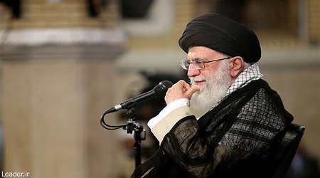 امام خامنه ای در دیدار اساتید و اعضای هیئت‌های علمی دانشگاهها:دانشگاه باید از نزدیک با مشکلات صنعت آشنا شود و آنها را حل کند