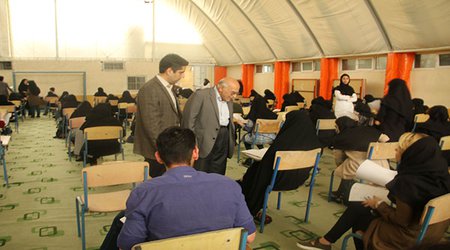 بازدید رئیس دانشگاه علوم پزشکی آزاد اسلامی تهران از روند برگزاری امتحانات
