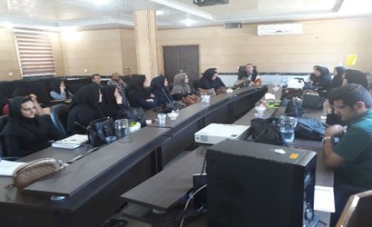 آزمون آگاهی سنجی ورژن ۱۸ دستورالعمل برنامه پزشک خانواده از پرسنل شاغل در برنامه اعم از پزشک، ماما و کارشناس در سالن اجتماعات مرکز بهداشت شهرستان مریوان برگزار شد.