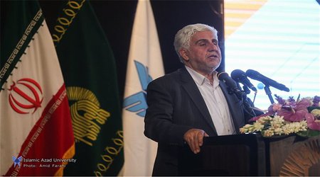 مدال‌آوران مسابقات رباتیک در دانشگاه آزاد اسلامی مشغول به کار می‌شوند