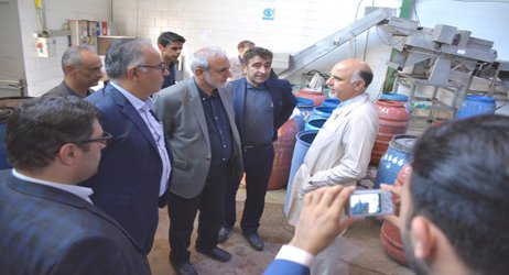 گزارش تصویری-بازدید ریاست دانشگاه آطاد اسلامی مشهد  و هیات همراه از شرکت صنایع غذایی آرشیا
