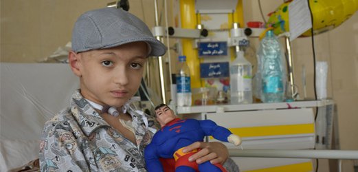 بازگشت «مانی» به زندگی / مروری بر تلاش کادر درمانی بیمارستان امام حسین(ع)