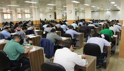 بازدید رئیس دانشگاه از روند برگزاری سی و هفتمین دوره آزمون ارتقاء دستیاری و گواهینامه تخصصی در دانشگاه