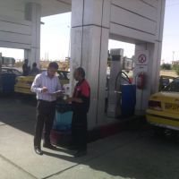 در بازدید کارشناسان بهداشت حرفه ای؛ اصول ایمنی و استانداردهای نگهداری مواد شیمیایی در جایگاه های عرضه سوخت شهر فسا مورد بررسی قرار گرفت.