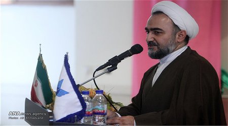 مسئول نهاد‌ نمایندگی رهبری در دانشگاه‌ آزاد اسلامی استان تهران:  شورای سلامت دانشگاه آزاد اسلامی تقویت شود