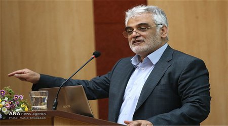 سرپرست دانشگاه آزاد اسلامی در همایش معاونان آموزشی:
دانشگاه آزاد اسلامی نباید از مردم فاصله بگیرد/ وظیفه‌ دانشگاه‌ها در تربیت قوه عاقله کشور