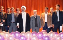 به مناسبت گرامیداشت هفته پژوهش و فناوری از پژوهشگران بر‌تر دانشگاه آزاد اسلامی واحد خمین تجلیل شد.