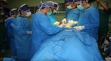 بازسازی موفقیت‌آمیز شریان اصلی قلب با رگ پا در بیمارستان بوعلی