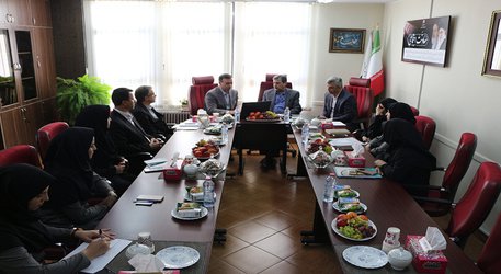 دکتر فرشاد در محل معاونت اجتماعی