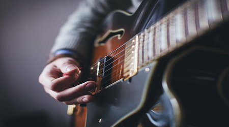 Beatboxers’ and guitarists’ brains react differently to hearing music