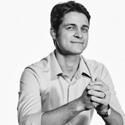 Mikhail Shapiro Wins Roger Tsien Award for Excellence in Chemical Biology