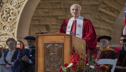 Stanford president urges new students to explore, connect and contribute