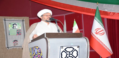 جامعه دانشگاهی با تاسی از اندیشه‌ و گفتمان امام راحل در راستای روشنگری گام بردارد