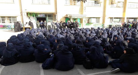 مراسم نواخته شدن زنگ مقاومت و ایثار در گرمسار 