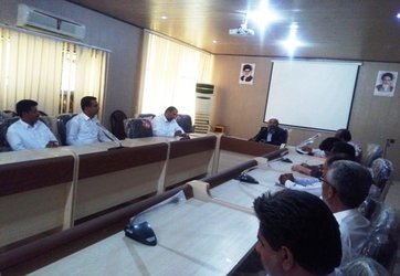 برگزاری جلسه هم اندیشی رئیس  مرکز تحقیقات وآموزش کشاورزی ومنابع طبیعی بلوچستان دکترمیری با کارکنان مرکز بمناسبت هفته دولت واعیاد مذهبی