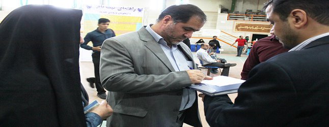 بازدید رئیس دانشگاه آزاد اسلامی استان قم از فرایند ثبت نام پذیرفته شدگان مهر ۹۷