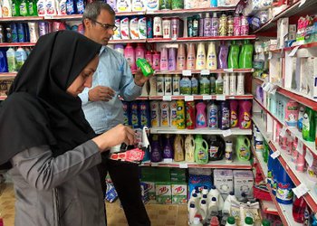 توسط شبکه بهداشت و درمان شهرستان دشتستان انجام شد؛
کشف و امحاء مواد آرایشی و بهداشتی غیرقابل‌مصرف در دشتستان
