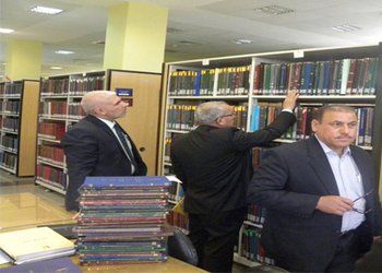 بازدید رئیس دانشگاه ذیغار عراق و هیئت همراه از مرکز اطلاع‌رسانی و کتابخانه مرکزی