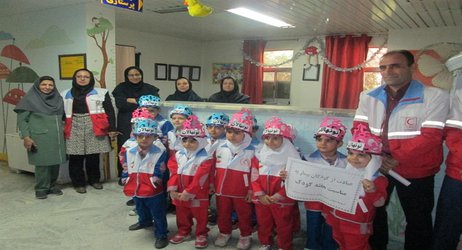 روز جهانی کودک و عیادت از کودکان بستری در بخش کودکان 