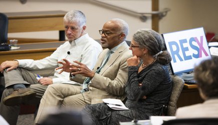 Residential education in the spotlight at Faculty Senate meeting