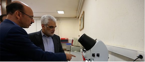 دکتر طهرانچی از مرکز تحقیقات و رشد دانشگاه آزاد اسلامی کاشان بازدید کرد