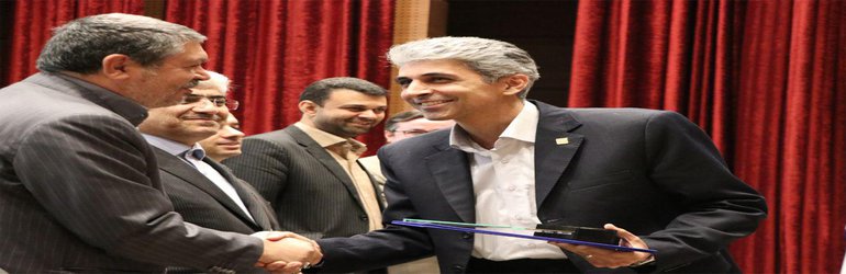 تقدیر از رئیس دانشگاه علوم پزشکی استان سمنان در دهمین همایش گرامی داشت روز آمار و برنامه ریزی