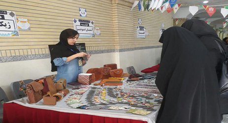 برپایی نمایشگاه آثار هنری، فرهنگی دانشجویان در پردیس اصلی دانشگاه
