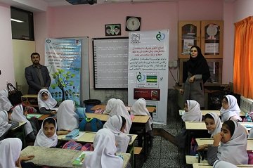 حضور کارشناسان اداره نظارت برمواد غذایی معاونت غذا ودارو دانشگاه در مدارس سطح شهرستان بابل