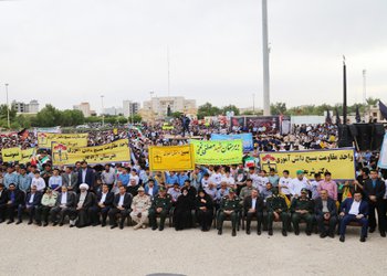 شرکت مسئولان و کارکنان دانشگاه علوم پزشکی بوشهر در راهپیمایی یوم‌الله ۱۳ آبان/ گزارش تصویری