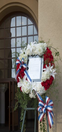 Stanford honors veterans in campus spaces dedicated to their valor