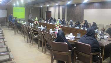 برگزاری برنامه آموزشی با عنوان "راهنمای استفاده از نشانگرهای رنگی تغذیه ای "در مرکز بهداشت سمنان 