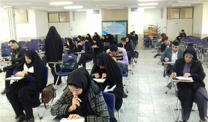 رقابت ۶۰ دانشگاهی در مسابقه کتابخوانی دانشگاه‌ آزاد اسلامی شهرکرد
