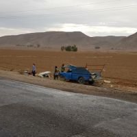 امدادرسانی اورژانس زاهدشهر به دو مصدوم انحراف از جاده خودروی وانت نیسان در محور فسا-جهرم حدفاصل دو راهی میانشهر