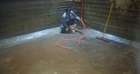 مخازن ذخیره آب شرب مرکز آموزشی درمانی حضرت قائم(عج) گندزدایی و شستشو شد