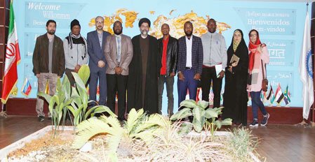 بازدید دانشجویان تانزانیایی از دانشکده مطالعات جهان