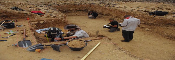 Stone Tools at Arabian “Crossroads” Present Mysteries of Ancient Human Migration